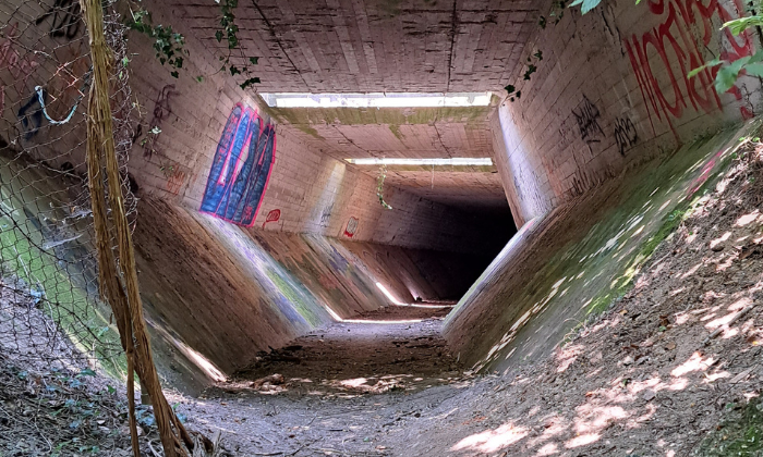 Ein seltsamer Tunnel am Ende der Stadt – Der Annaberger Tunnel. © Sven von Loga